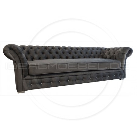 Chesterfield Sofa Femmediva Plus mit Kristallen Samt 4-Sitzer